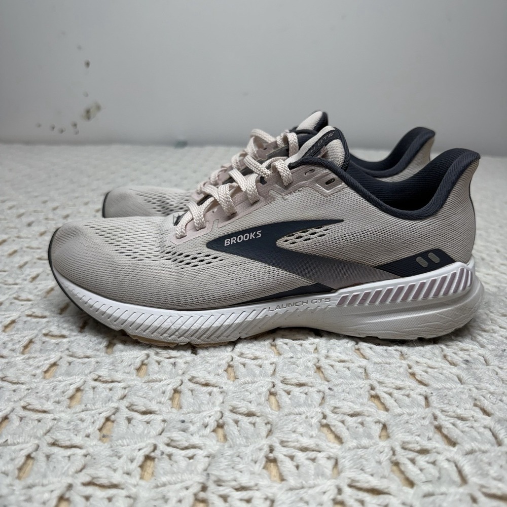 Brooks Launch GTS 8 Running Shoes Womens Sz 9 Blush Cushioned Sneakers Athletic